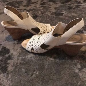 white wedges perfect summer shoe!